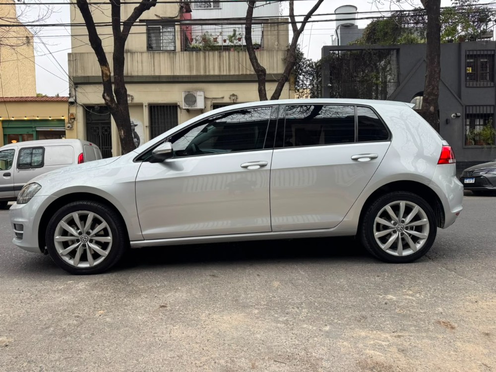 Volkswagen Golf Highline — foto 12